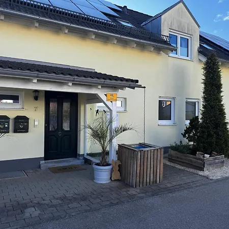 Idyllisches Mit 2 Schlafzimmer Apartman