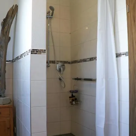 Apartment Idyllisches Apartment Mit 2 Schlafzimmer *