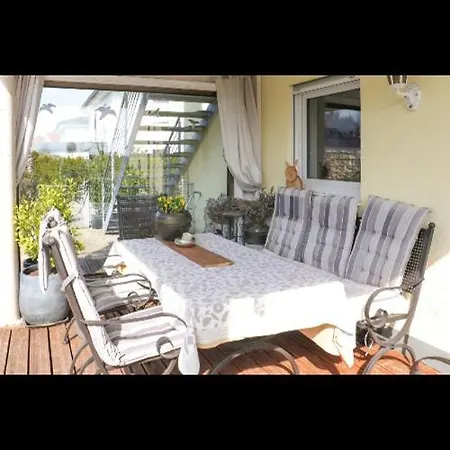 Idyllisches Mit 2 Schlafzimmer Lejlighed
